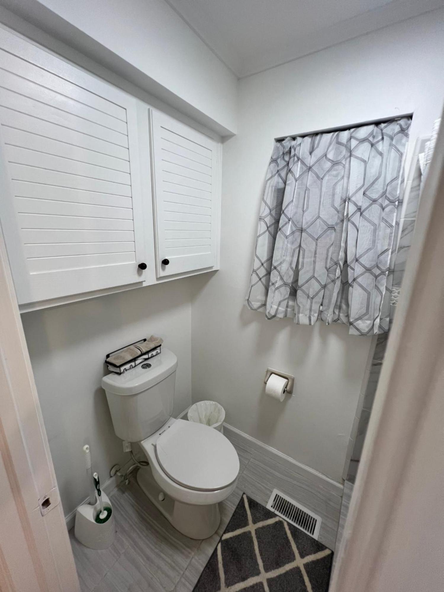 Cozy Private Suite 5 Min From Saint Francis Hospital And Woodland Hills Mall Tulsa Exterior foto